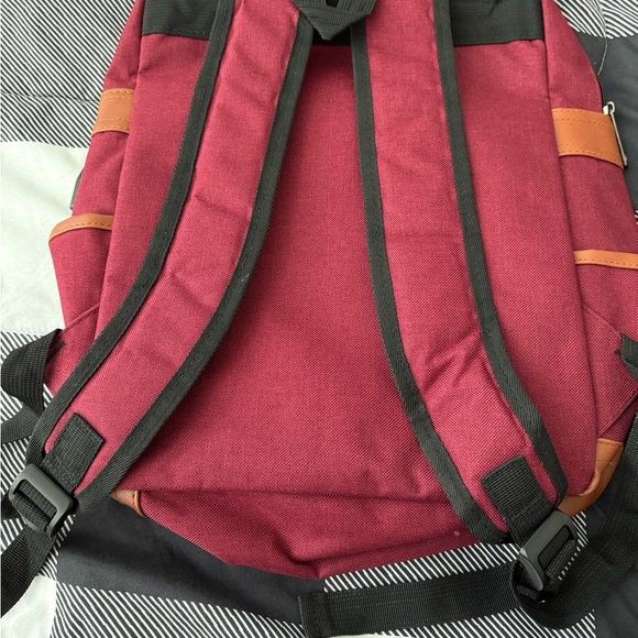 Stylish Red Canvas Backpack - Picture 4 of 4